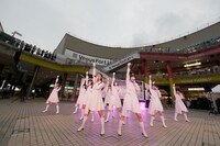 「現実」を披露するラストアイドル。（Photo by Yoshifumi Shimizu）