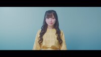 日向坂46「ホントの時間」ミュージックビデオのワンシーン。