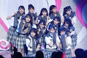 「=LOVE デビュー2周年記念コンサート」の様子。(写真提供:代々木アニメーション学院)