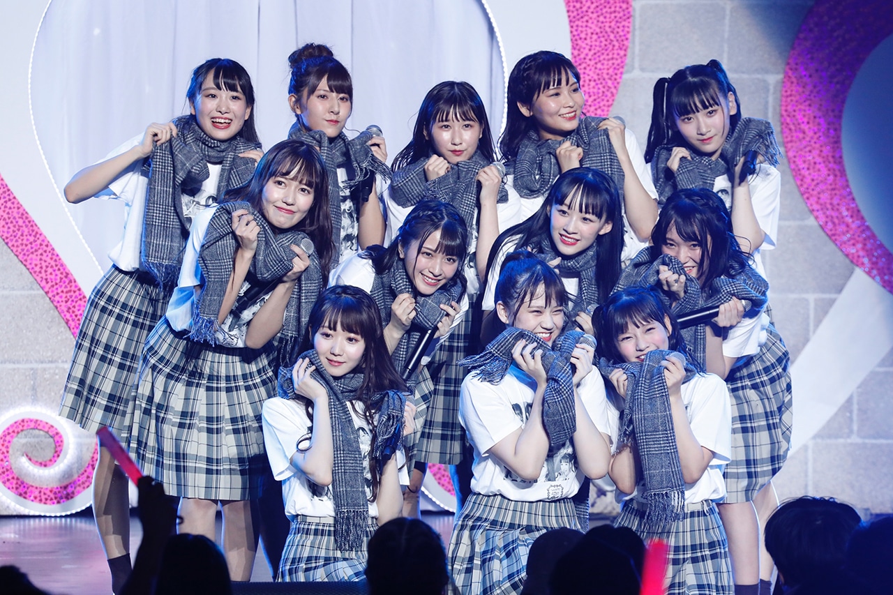 「=LOVE デビュー2周年記念コンサート」の様子。（写真提供：代々木アニメーション学院）