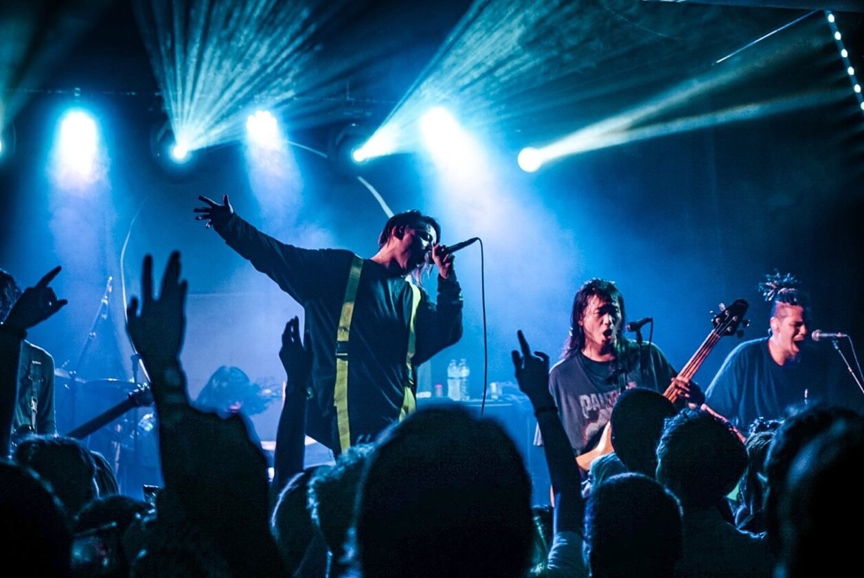 「UPSURGE & NEW CROSS LIVE presents “UK DEBUT SHOWS”」イギリス・Boston Music Room公演の様子。（Photo by Luigi Sibona）
