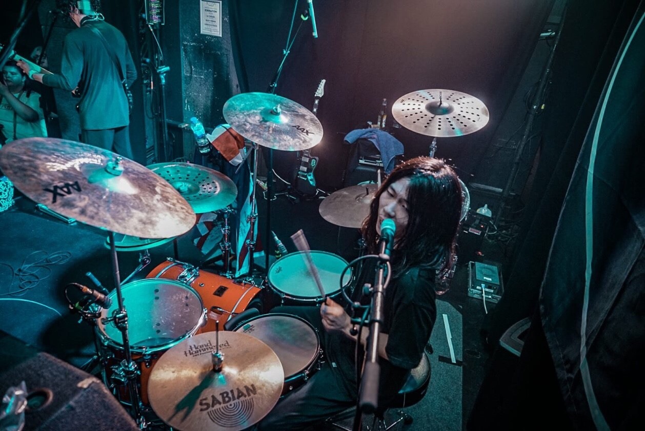 Show（Dr）（Photo by Luigi Sibona）
