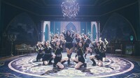 IZ*ONE「Vampire」ミュージックビデオのワンシーン。(c)OFF THE RECORD