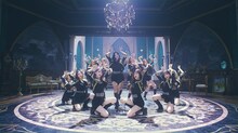 IZ*ONE「Vampire」ミュージックビデオのワンシーン。(c)OFF THE RECORD