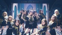 IZ*ONE「Vampire」ミュージックビデオのワンシーン。(c)OFF THE RECORD