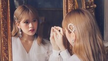 IZ*ONE「Vampire」ミュージックビデオのワンシーン。(c)OFF THE RECORD