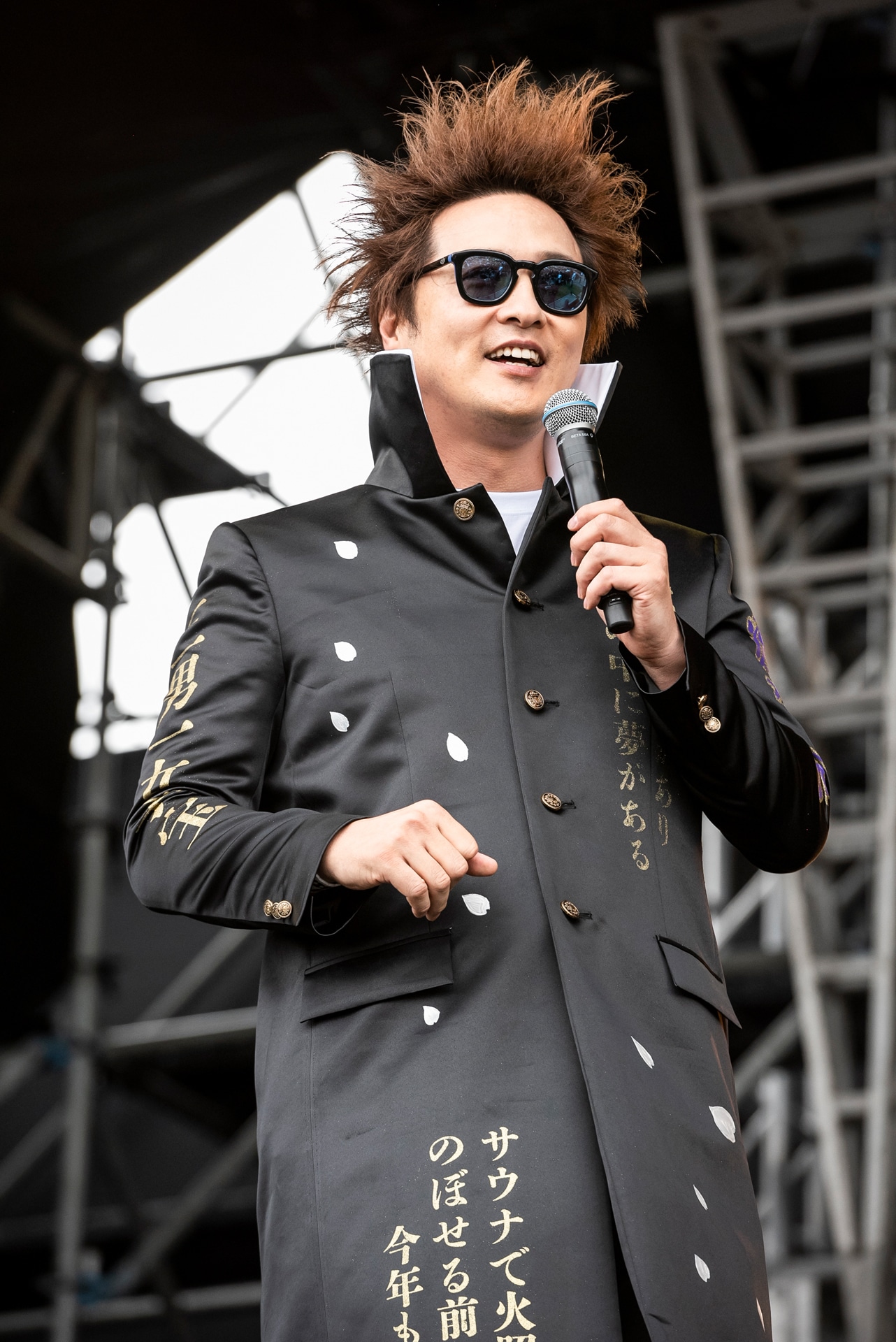 酒井一圭（純烈）（撮影：釘野孝宏）