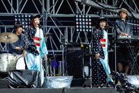 PUFFY（撮影：上山陽介）