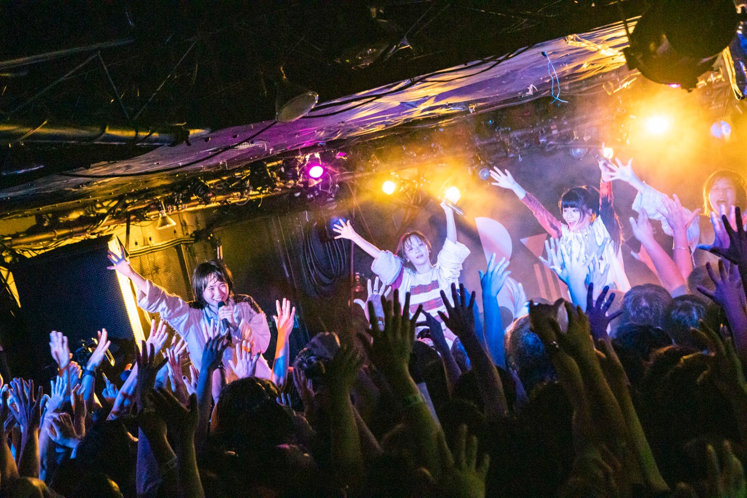 BiSのツアー初日公演の様子。（Photo by sotobayashi kenta）