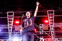 猪狩秀平（G, Vo / HEY-SMITH）（撮影：青木カズロー）