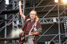 和嶋慎治（G / 大島渚、人間椅子）（撮影：釘野孝宏）