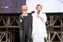 左から綾小路翔（氣志團）、香取慎吾。（撮影：釘野孝宏）