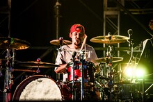 藤原”31才”広明（Dr / SUPER BEAVER）（撮影：青木カズロー）