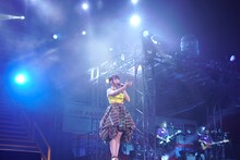 水樹奈々「NANA MIZUKI LIVE EXPRESS 2019」最終公演の様子。（写真提供：キングレコード）