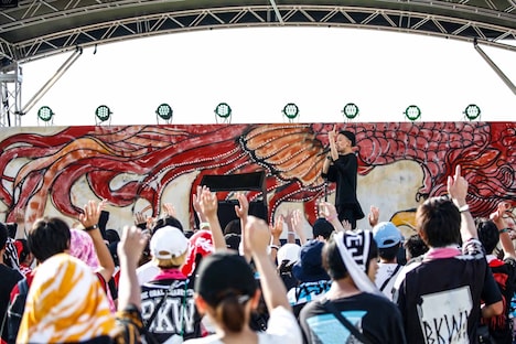 KAIRIのステージの様子。（撮影：鈴木公平）