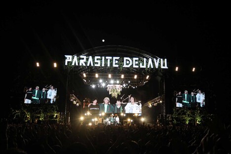 THE ORAL CIGARETTES「PARASITE DEJAVU ～2DAYS OPEN AIR SHOW～ DAY1 ONE MAN SHOW」の様子。（撮影：鈴木公平）