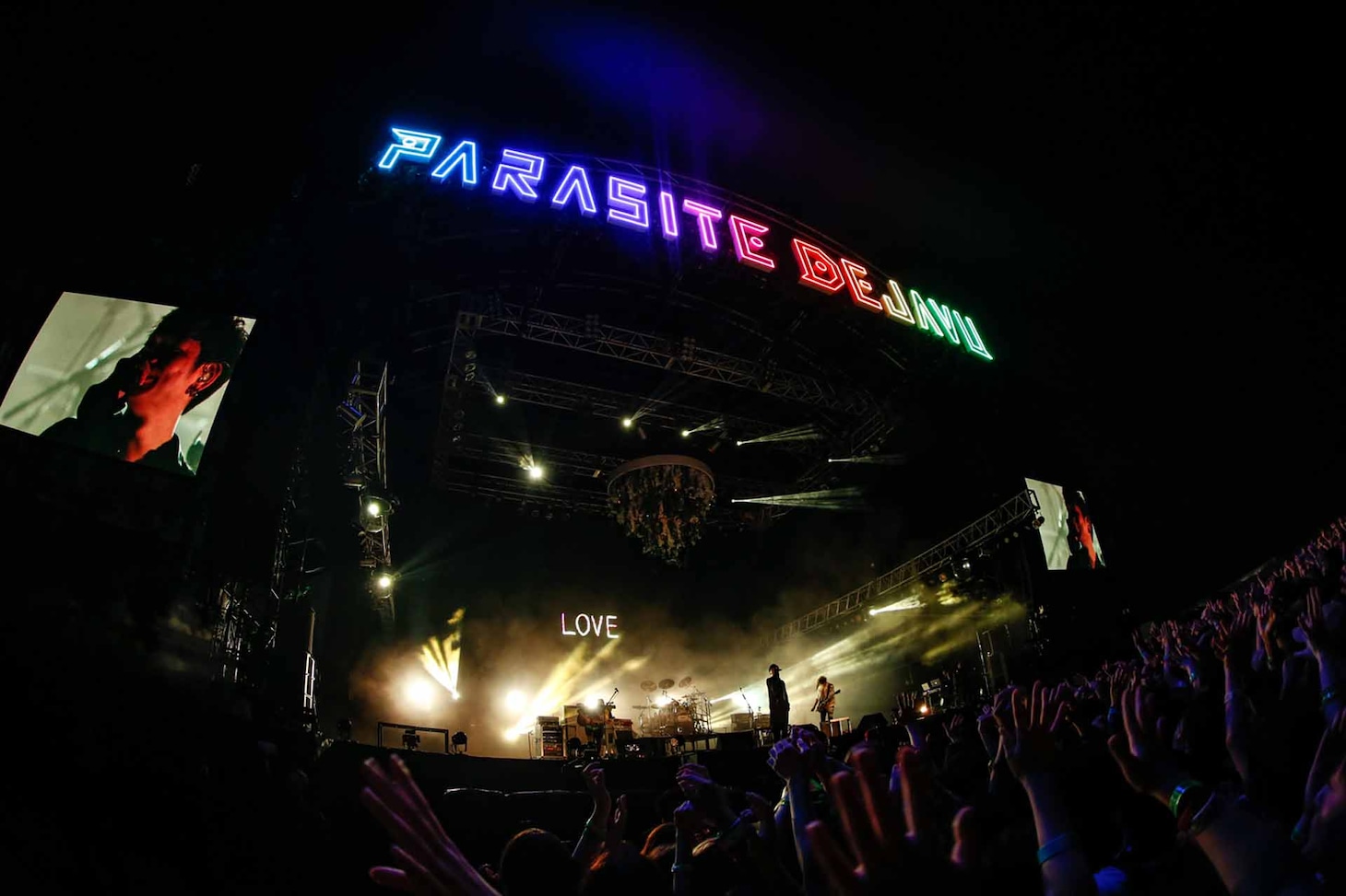 THE ORAL CIGARETTES「PARASITE DEJAVU ～2DAYS OPEN AIR SHOW～ DAY1 ONE MAN SHOW」の様子。（撮影：鈴木公平）