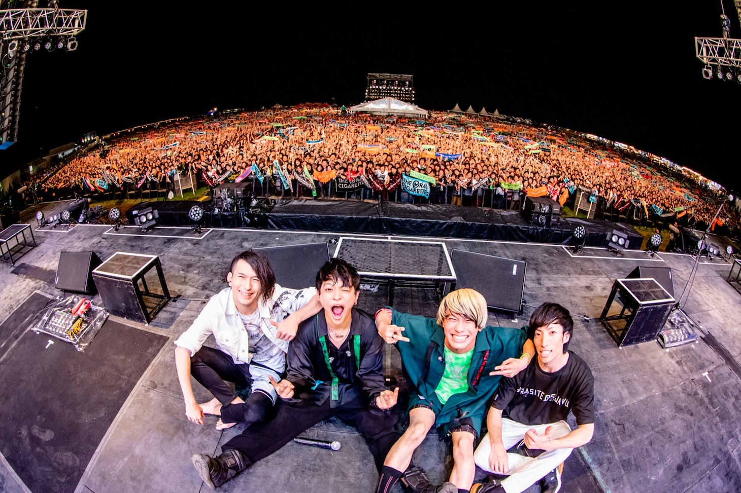 THE ORAL CIGARETTES「PARASITE DEJAVU ～2DAYS OPEN AIR SHOW～ DAY1 ONE MAN SHOW」の様子。（Photo by Viola Kam［V'z Twinkle］）