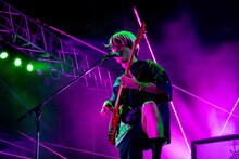 あきらかにあきら（B, Cho）（Photo by Viola Kam［V'z Twinkle］）