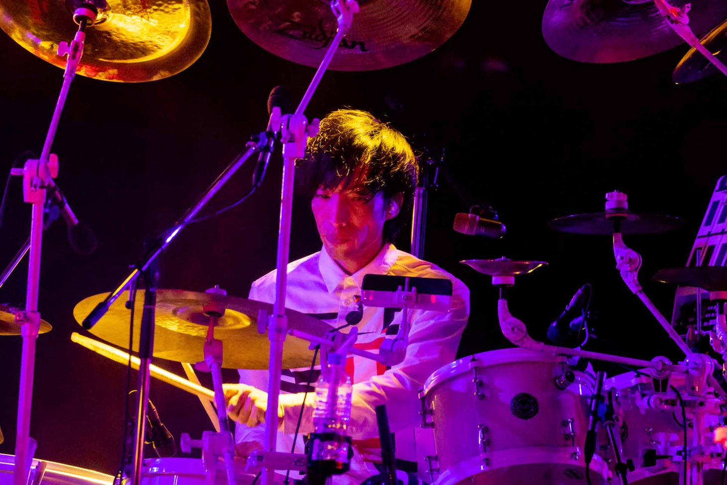 中西雅哉（Dr）（Photo by Viola Kam［V'z Twinkle］）