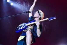 あきらかにあきら（B, Cho / THE ORAL CIGARETTES）（Photo by AZUSA TAKADA）