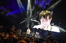 THE ORAL CIGARETTESのパフォーマンスの様子。（Photo by AZUSA TAKADA）