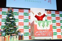 自身がデザインしたケーキボックスから登場した慎吾サンタ。