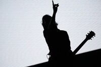 鈴木重伸（G / THE ORAL CIGARETTES）（撮影：鈴木公平）