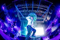 THE ORAL CIGARETTESのパフォーマンスの様子。（Photo by Viola Kam［V'z Twinkle］）