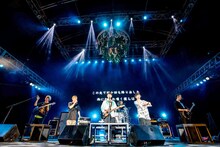 THE ORAL CIGARETTES×GEN×田邊駿一「ReI」のパフォーマンスの様子。（Photo by Viola Kam［V'z Twinkle］）