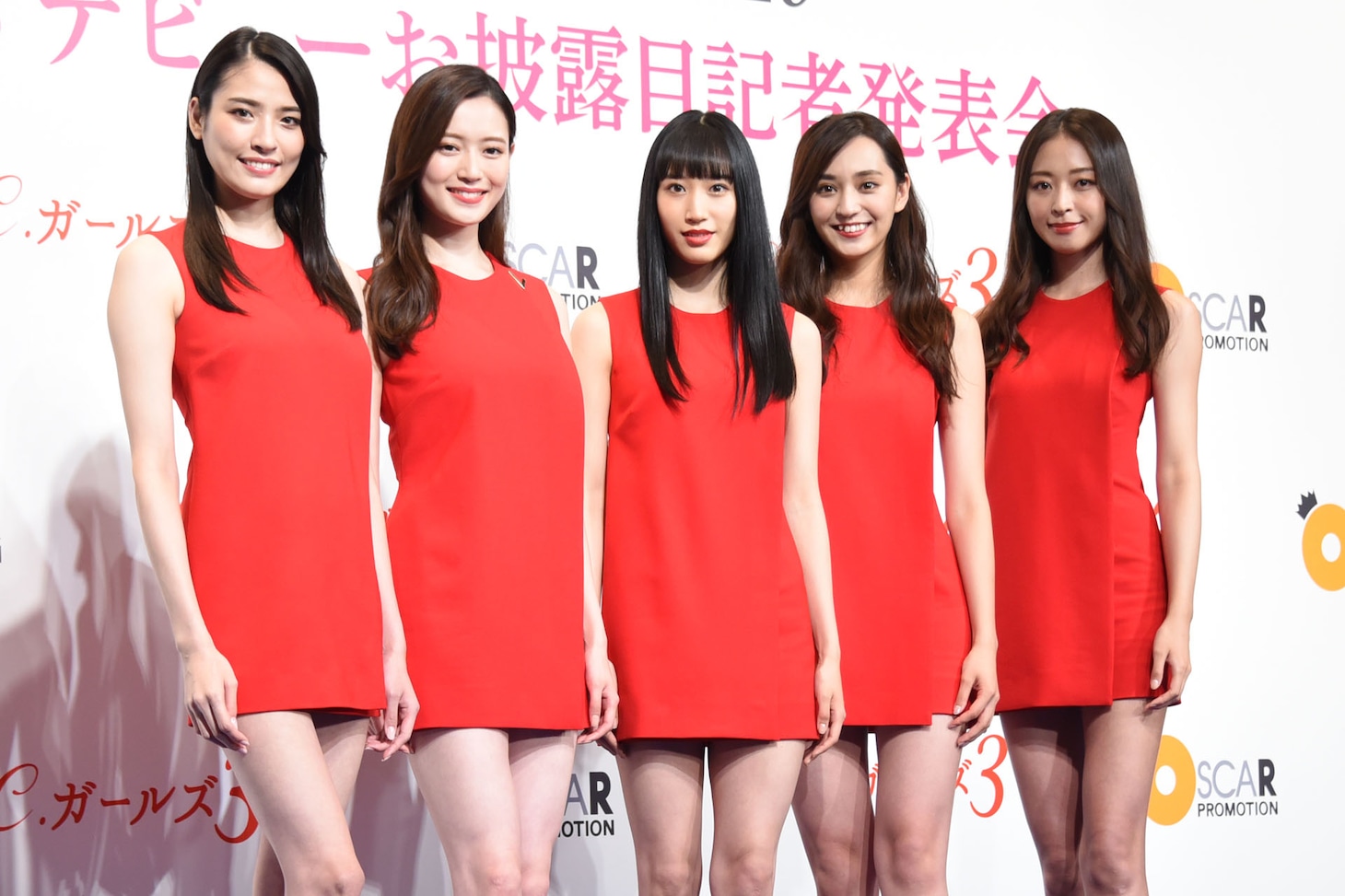 C.C.ガールズ3。左から河合ひかる、豊田百佳、花岡なつみ、鈴木佳奈、中川知香。