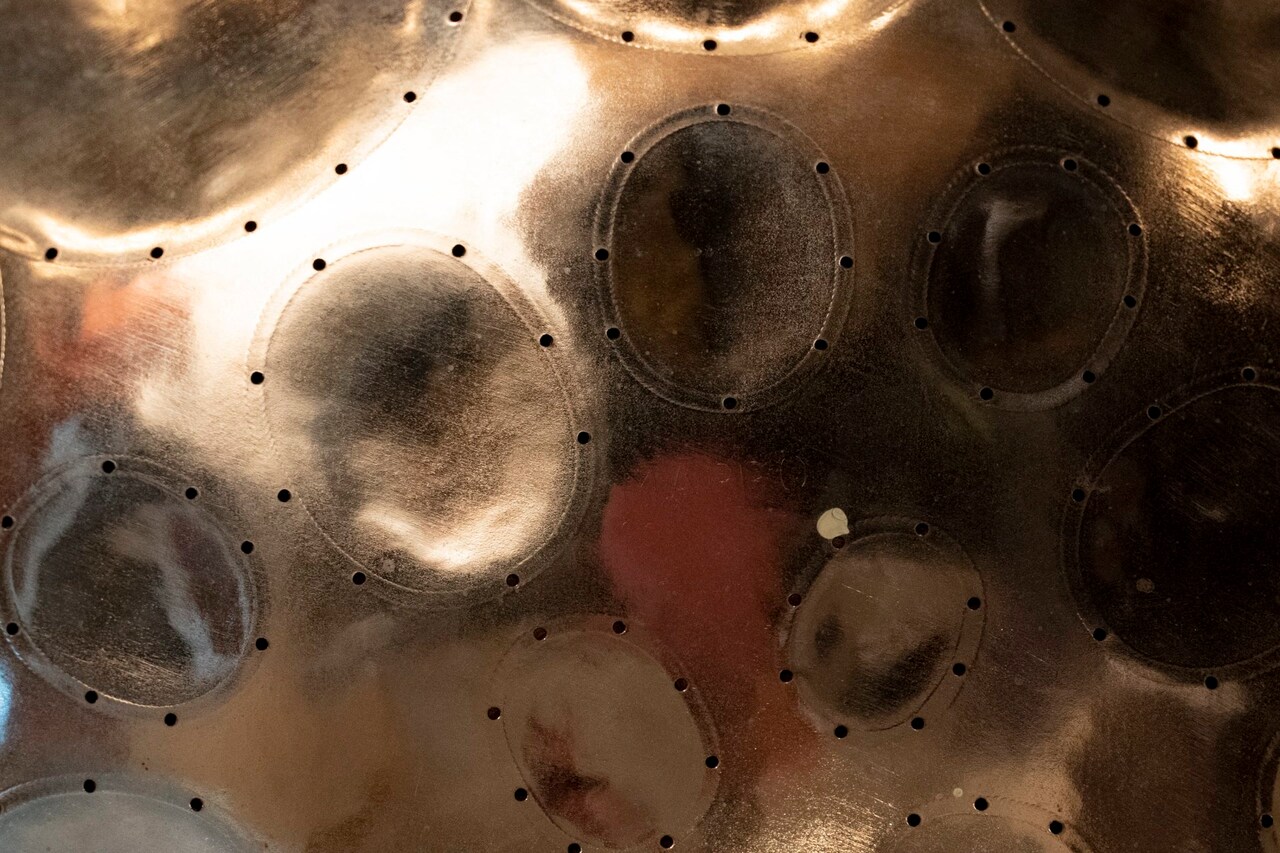 スチールパンの裏