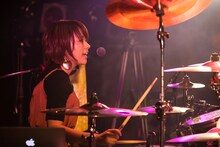 ゆーやん（Dr）（撮影：小林弘輔）