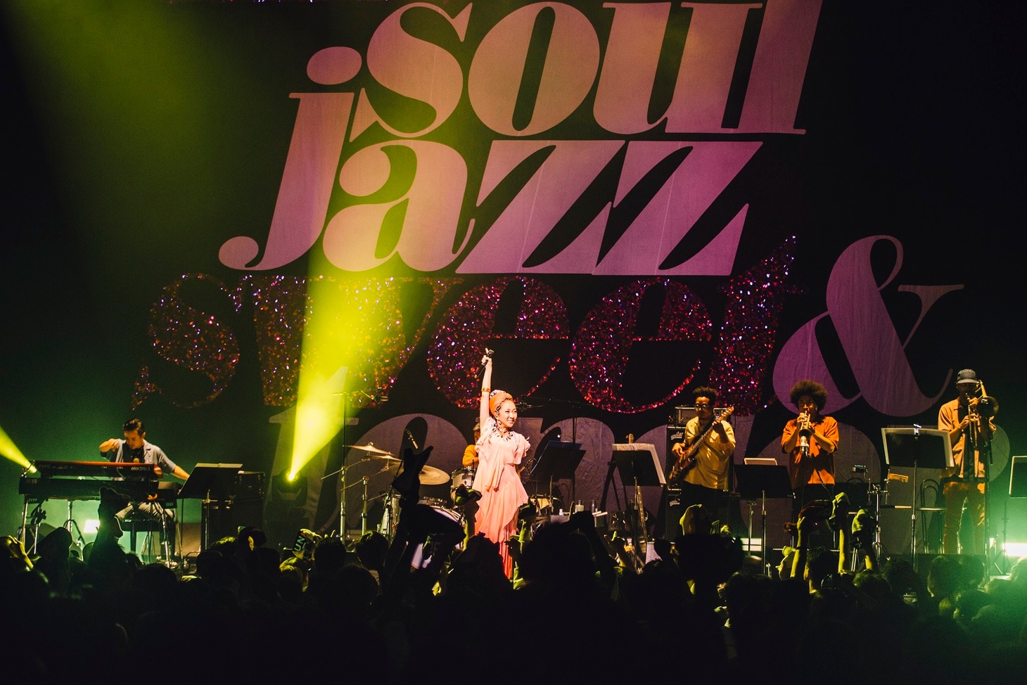 「MISIA SOUL JAZZ SWEET&TENDER」大阪・Zepp Namba公演の様子。（Photo by Santin Aki）