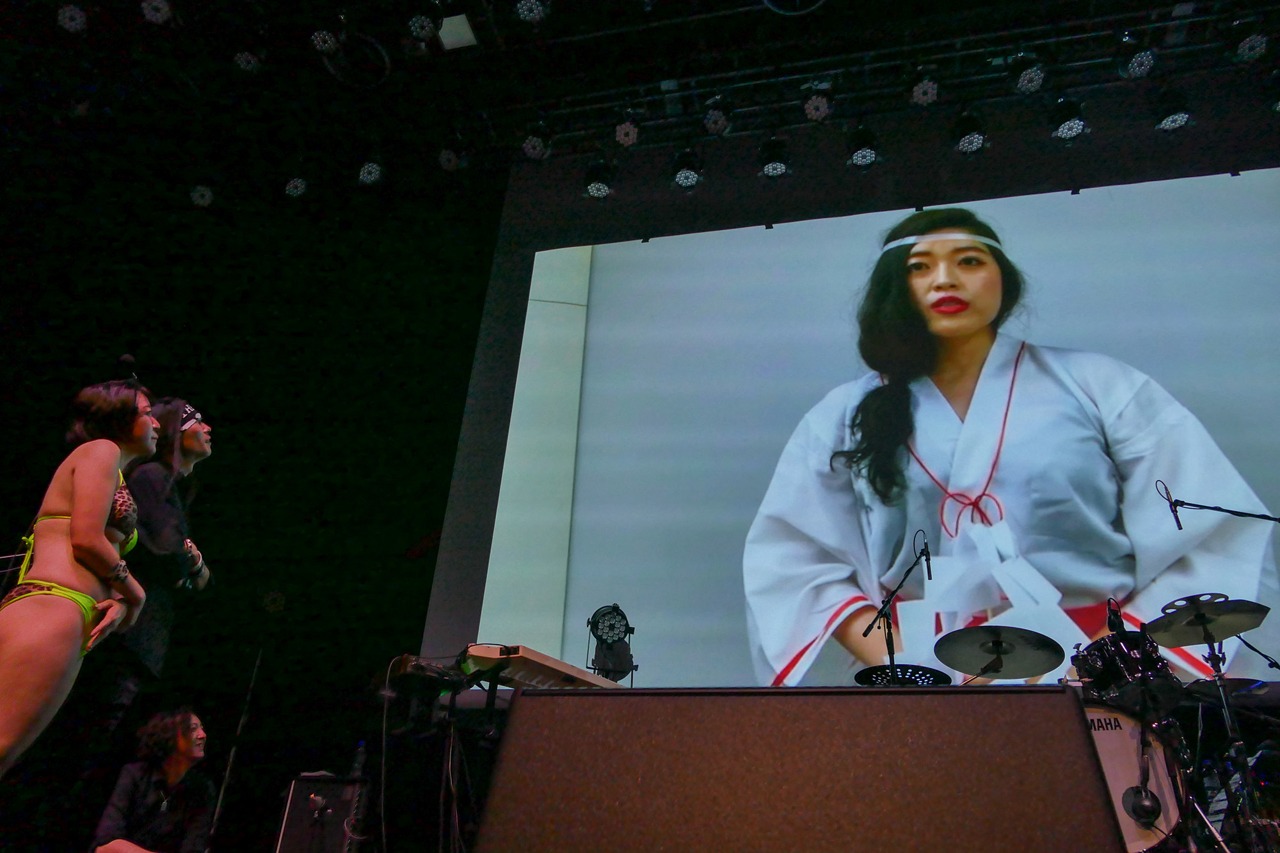 益子寺ノ大御神の遣いによるお祝いVTR紹介コーナーの様子。（Photo by NANO Media Inc. maru）