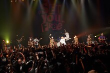 銀杏BOYZとBiSHによるセッションの様子。（撮影：村井香）