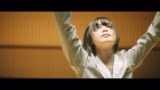 平手友梨奈「角を曲がる」ミュージックビデオより。