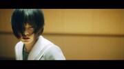 平手友梨奈「角を曲がる」ミュージックビデオより。
