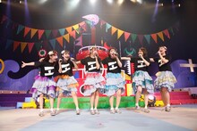 「私立恵比寿中学ようこそ秋冬ホールツアー2019～世界のみなさんおめでとうアイドルって楽しい～」東京・オリンパスホール八王子公演の様子。（撮影：中島たくみ）