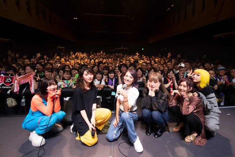 家入レオ Scandal 吉田凜音 新ライブハウス開店をライブでお祝い ライブレポート 写真7枚 音楽ナタリー