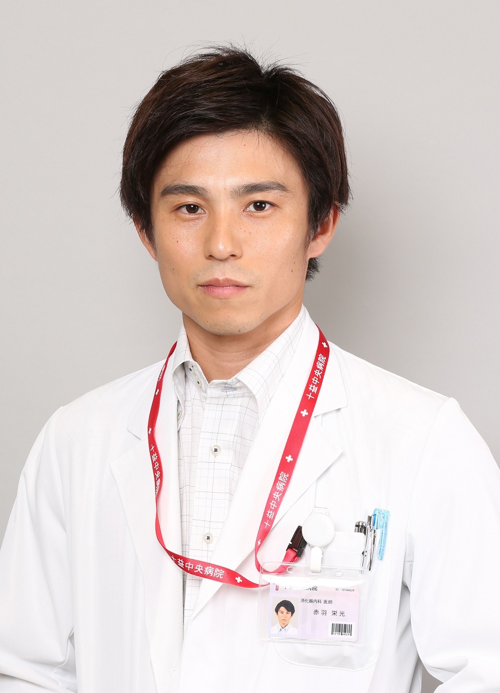 中尾明慶扮する赤羽栄光。(c)フジテレビ