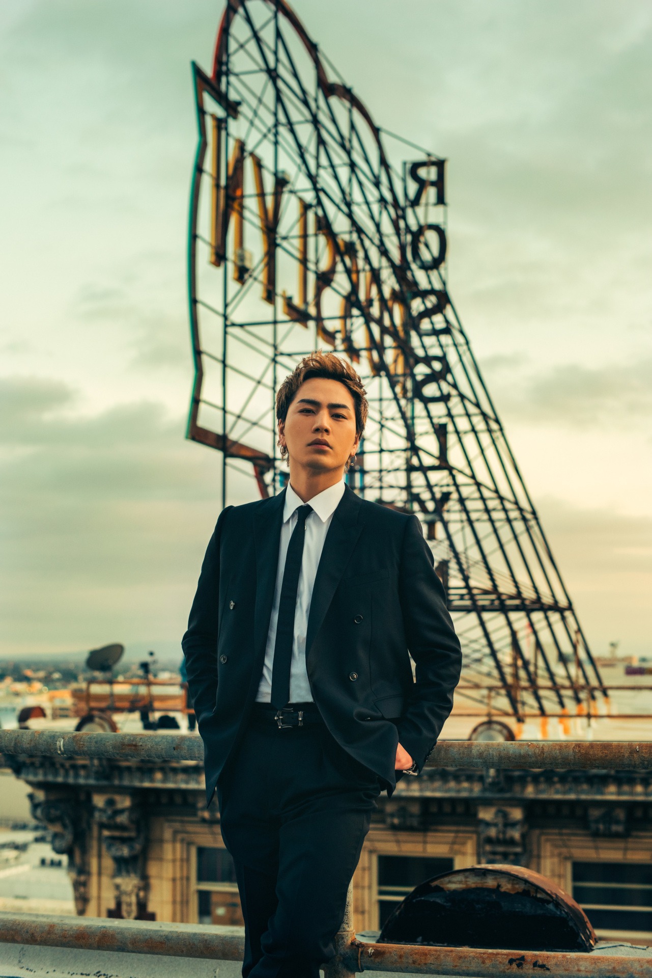 登坂広臣