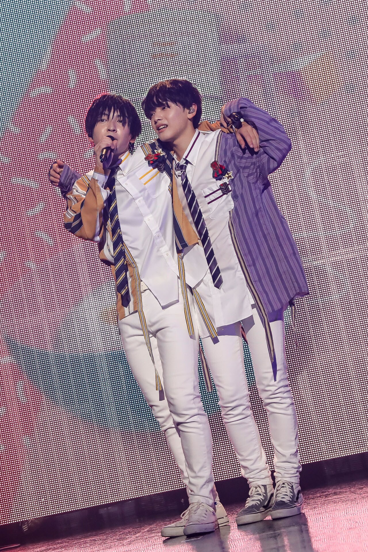 吉田仁人と宮世琉弥。（撮影：小坂茂雄） - M!LK夏のライブ