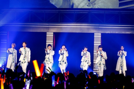 M!LK（撮影：小坂茂雄）