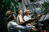 サポートメンバー。手前から野村卓史、北村ゆう子、加藤雄一郎。（撮影：三浦知也）