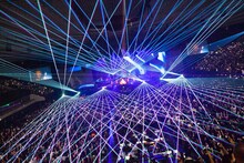 「And yet BiSH moves.」の様子。