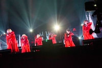 「And yet BiSH moves.」の様子。