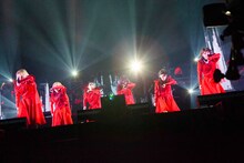 「And yet BiSH moves.」の様子。