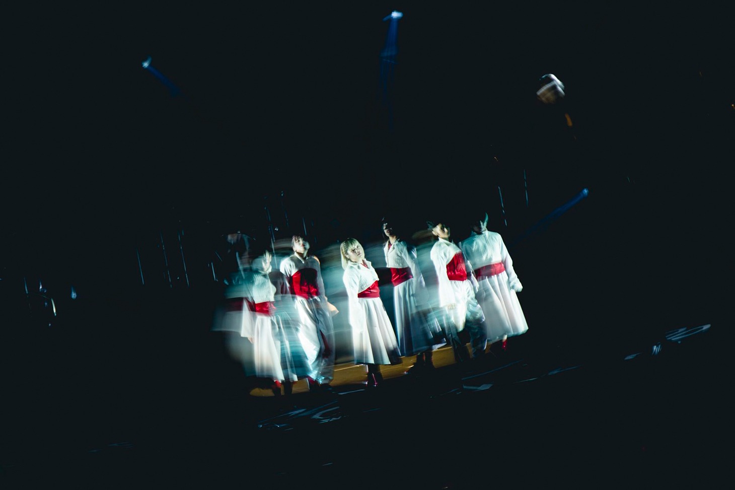 「And yet BiSH moves.」の様子。