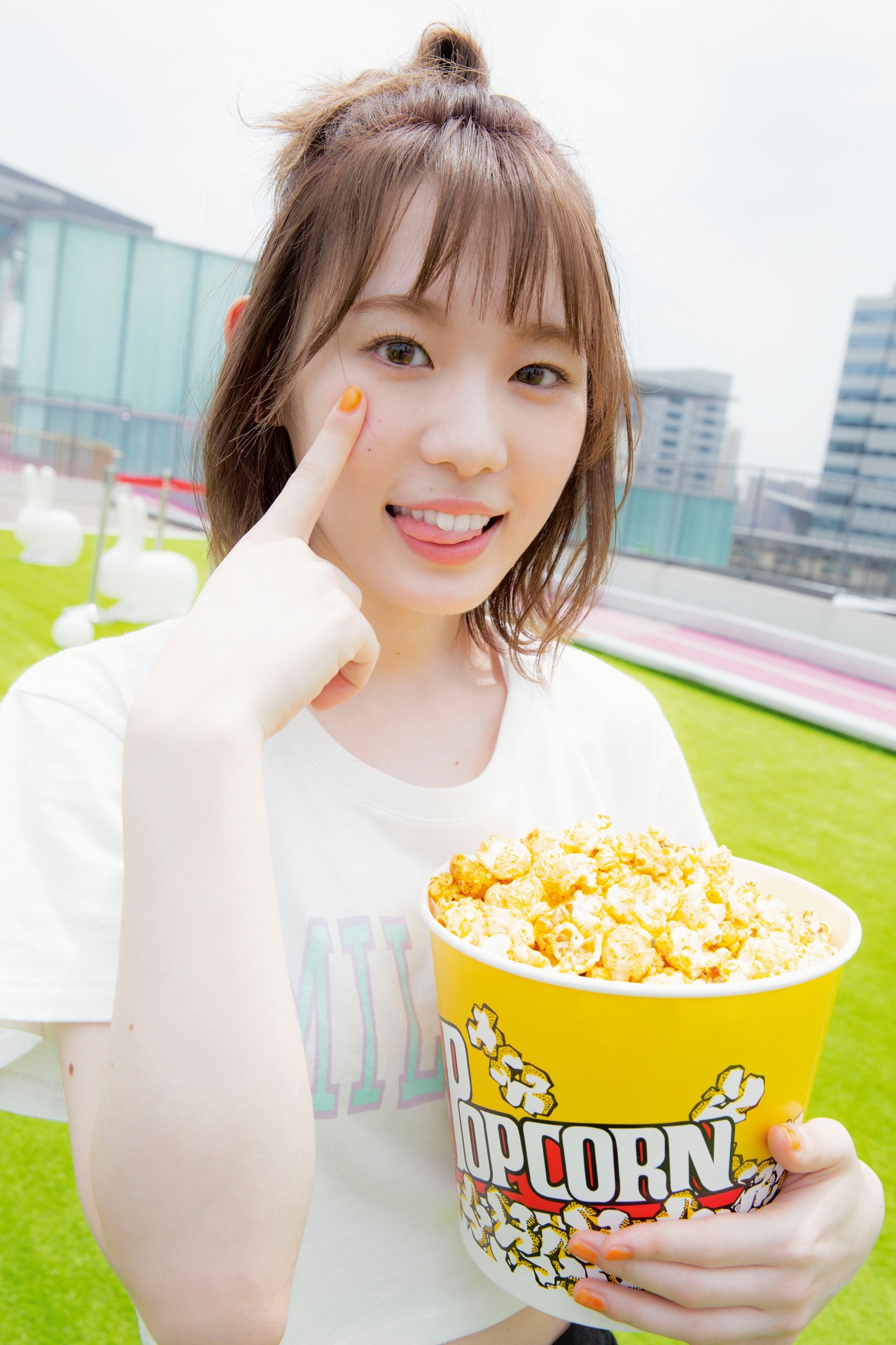 小池美波1st写真集「青春の瓶詰め」より。（撮影：阿部ちづる）